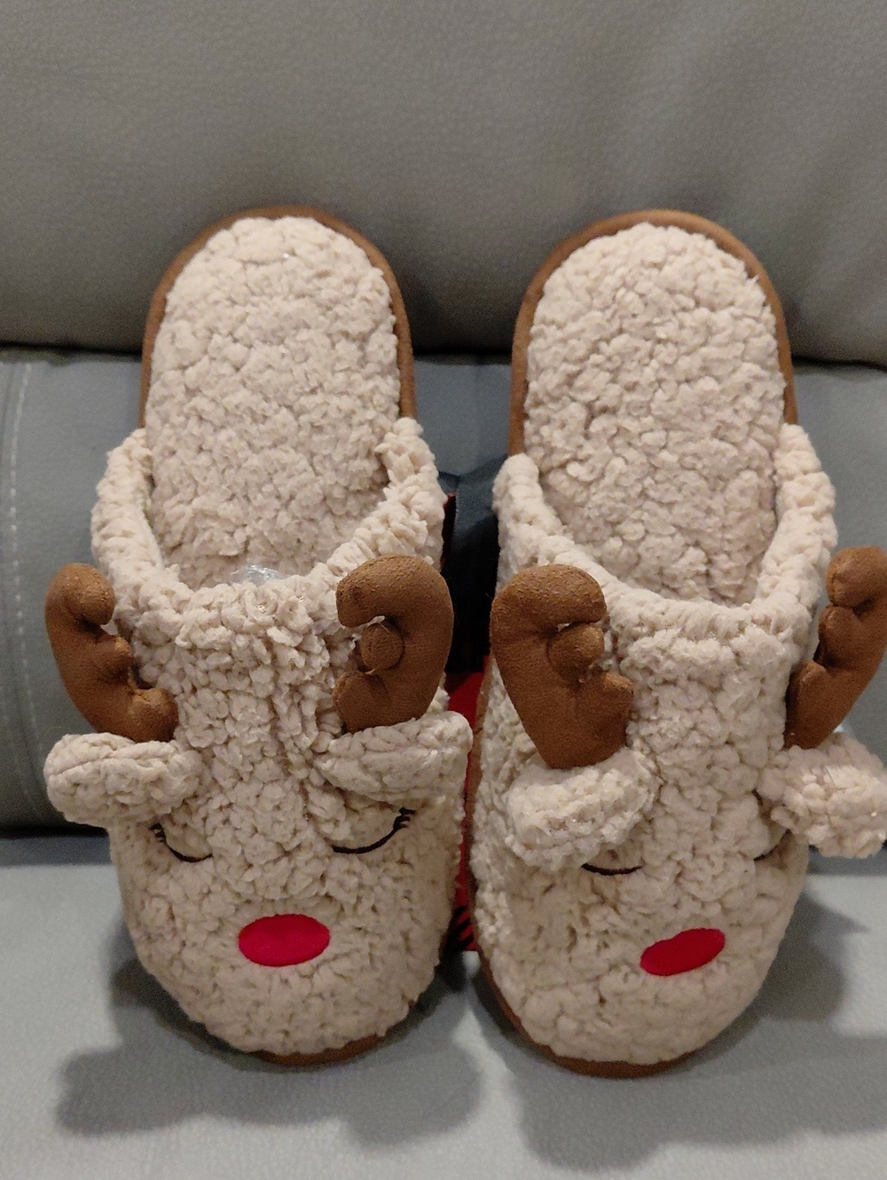 REINDEER SLIPPERS MENS SIZE 7/8 - Picture 3 of 6